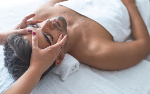 Lees meer over het artikel Hoe professionele massage de gezondheid van mannen ten goede komt